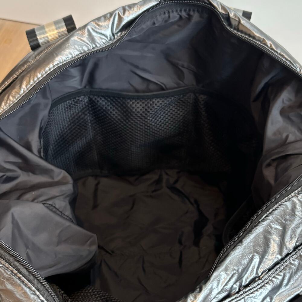 NWOT Fabletics Large Quilted Tote Gym Bag Metallic Gunmetal - Picture 10 of 13